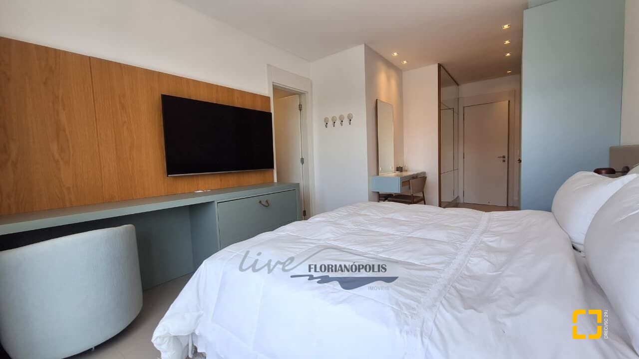 Apartamento com 147m², 6 quartos (sendo 3 suítes), 2 garagens, no bairro Jurerê Internacional em Florianópolis