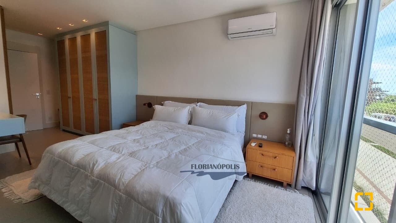 Apartamento com 147m², 6 quartos (sendo 3 suítes), 2 garagens, no bairro Jurerê Internacional em Florianópolis