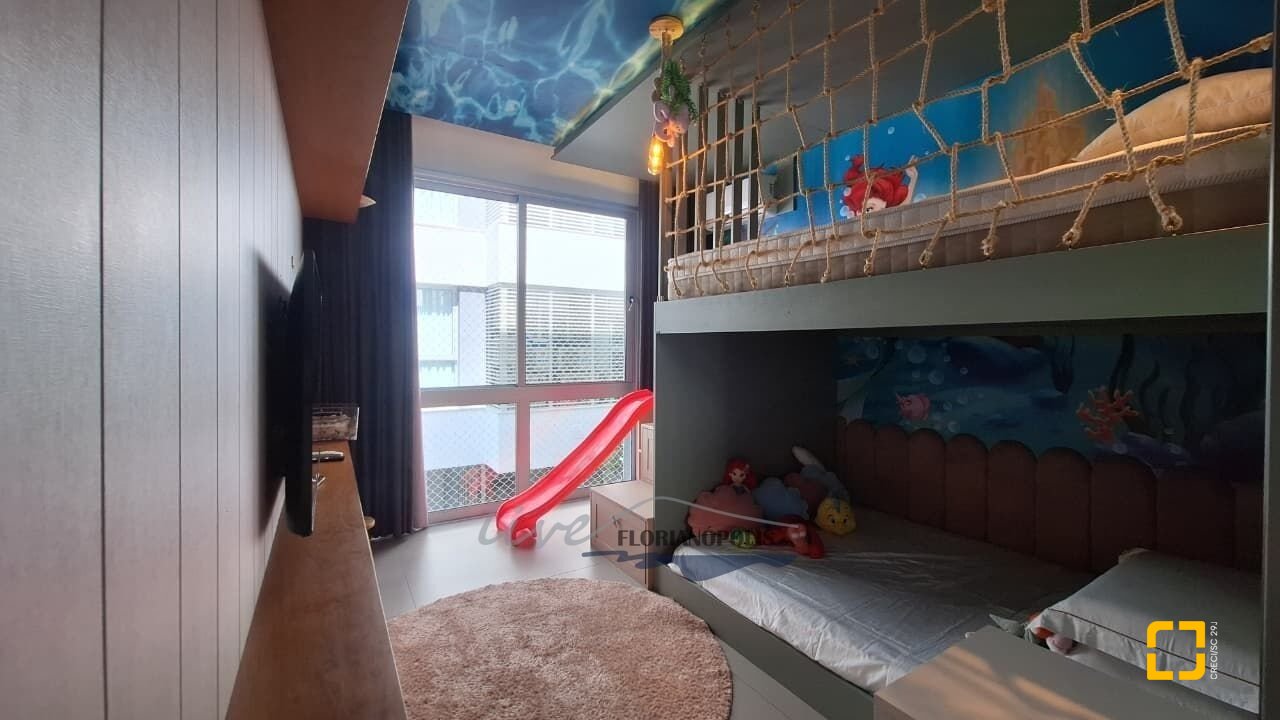 Apartamento com 147m², 6 quartos (sendo 3 suítes), 2 garagens, no bairro Jurerê Internacional em Florianópolis