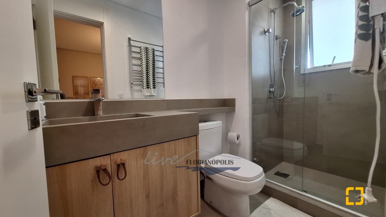 Apartamento com 147m², 6 quartos (sendo 3 suítes), 2 garagens, no bairro Jurerê Internacional em Florianópolis