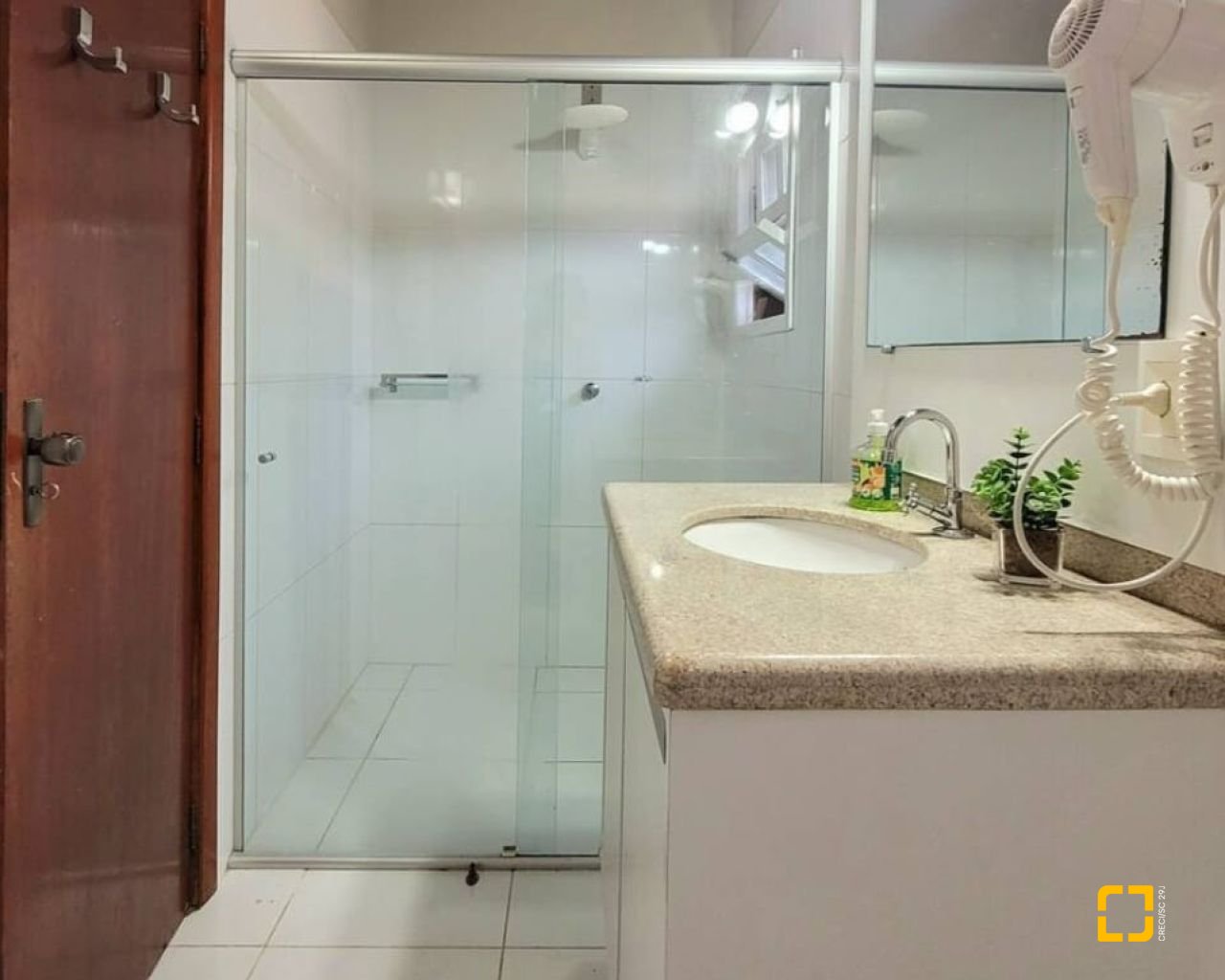 Casa de Condomínio com 73m², 2 quartos, 2 garagens, no bairro Lagoa da Conceição em Florianópolis