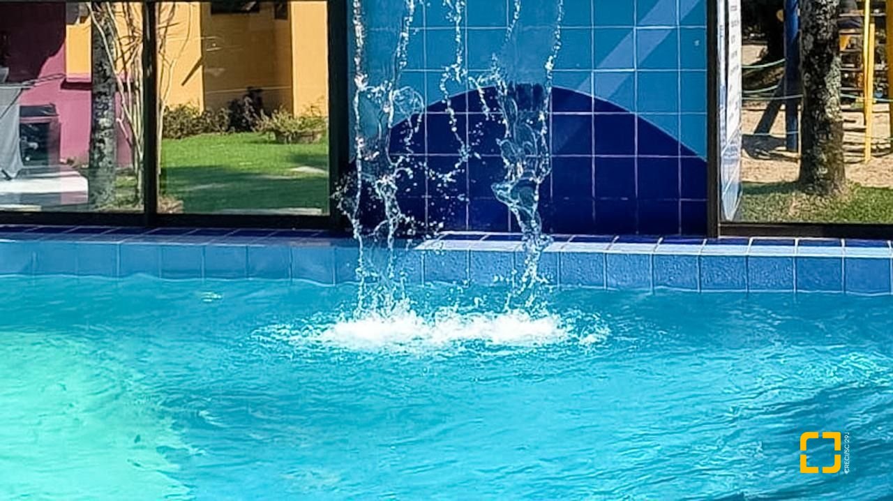 Casa de Condomínio com 73m², 2 quartos, 2 garagens, no bairro Lagoa da Conceição em Florianópolis
