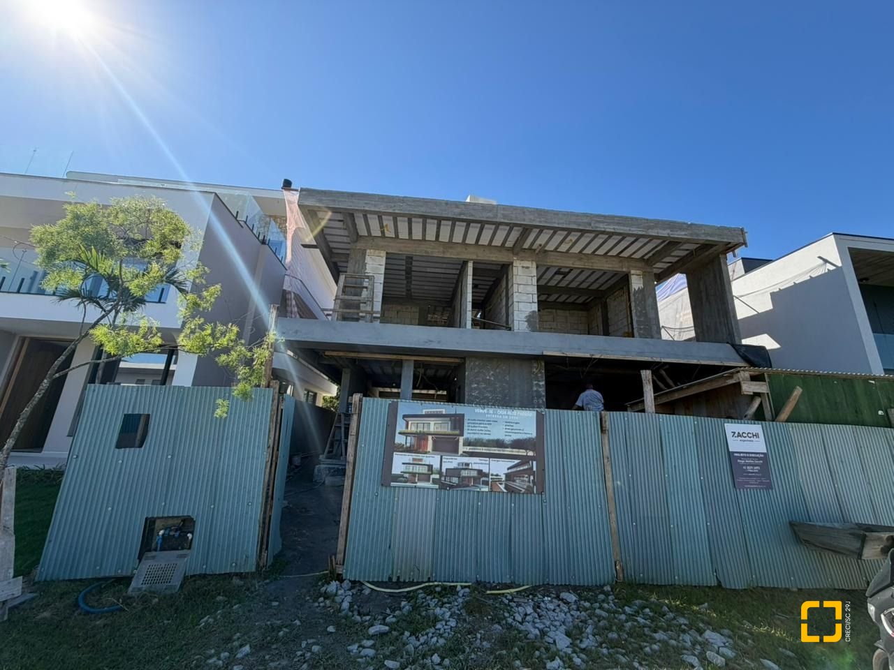 Casa de Condomínio com 450m², 4 quartos (sendo 4 suítes), 2 garagens, no bairro Pedra Branca em Palhoça