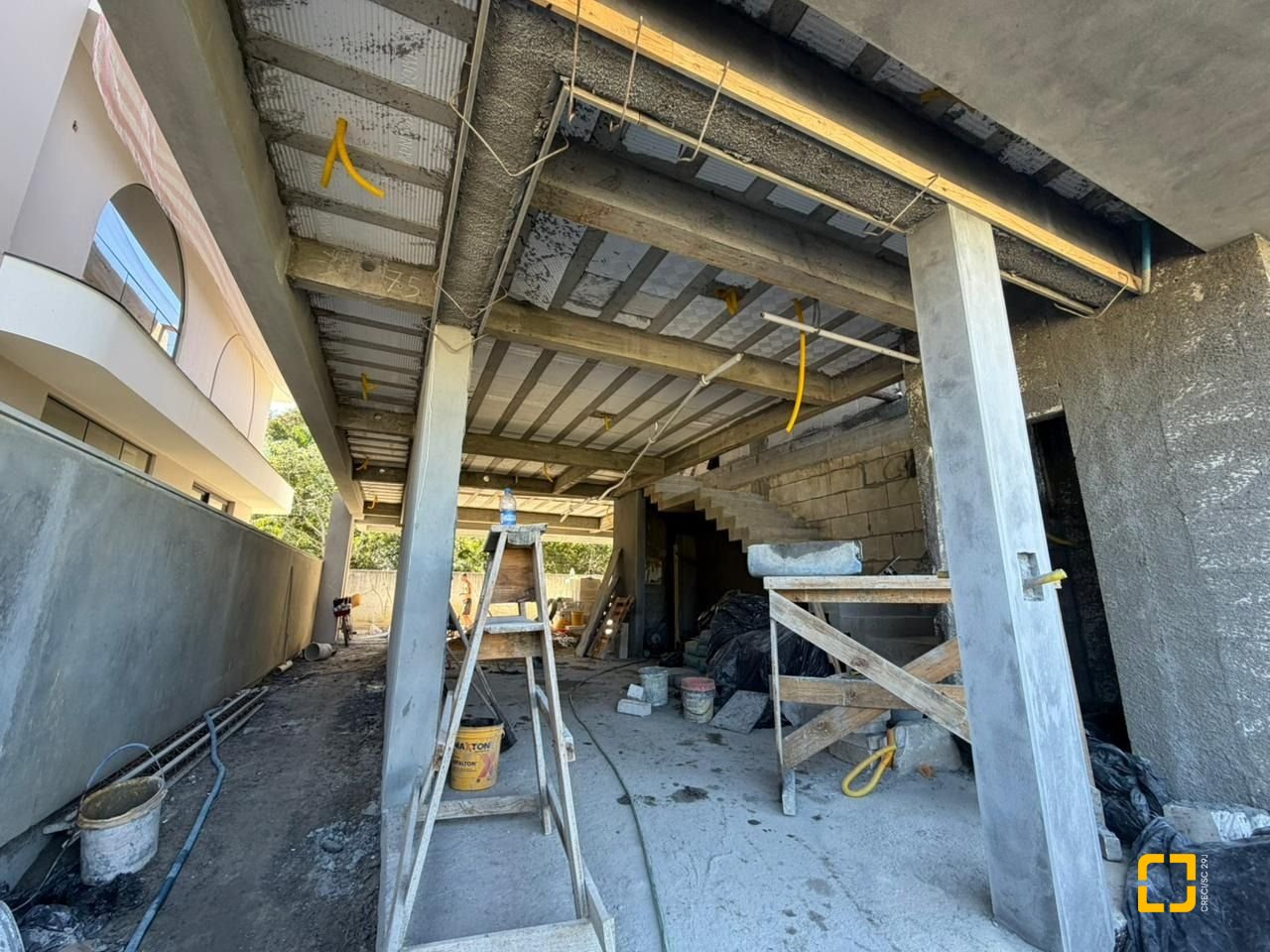 Casa de Condomínio com 450m², 4 quartos (sendo 4 suítes), 2 garagens, no bairro Pedra Branca em Palhoça