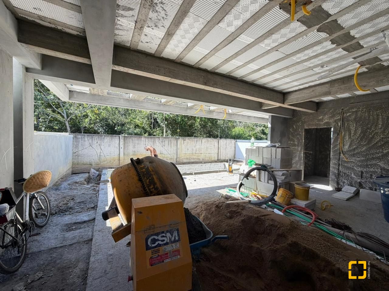 Casa de Condomínio com 450m², 4 quartos (sendo 4 suítes), 2 garagens, no bairro Pedra Branca em Palhoça