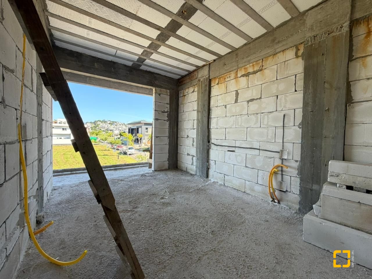 Casa de Condomínio com 450m², 4 quartos (sendo 4 suítes), 2 garagens, no bairro Pedra Branca em Palhoça