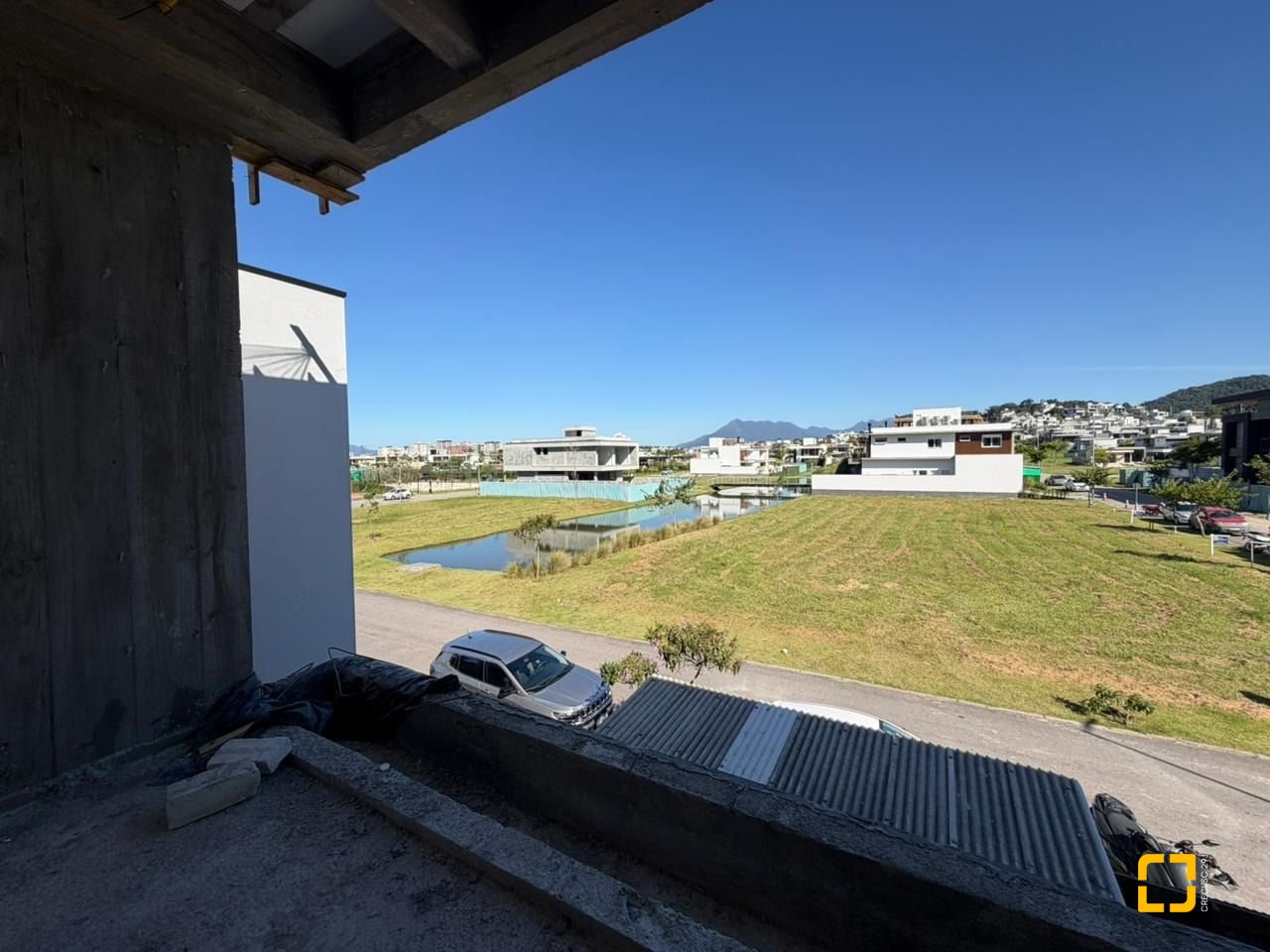 Casa de Condomínio com 450m², 4 quartos (sendo 4 suítes), 2 garagens, no bairro Pedra Branca em Palhoça