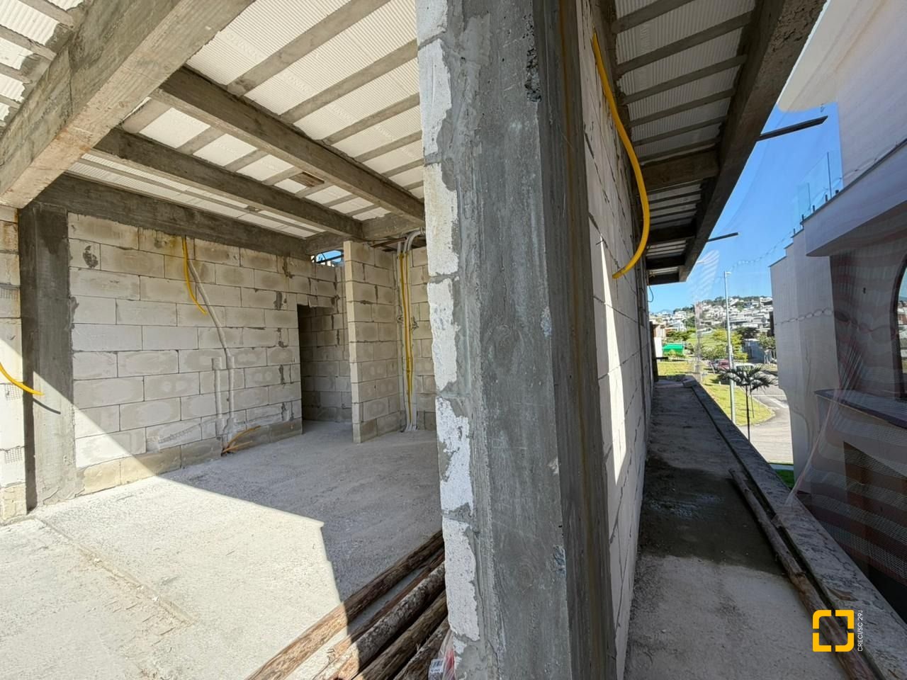 Casa de Condomínio com 450m², 4 quartos (sendo 4 suítes), 2 garagens, no bairro Pedra Branca em Palhoça