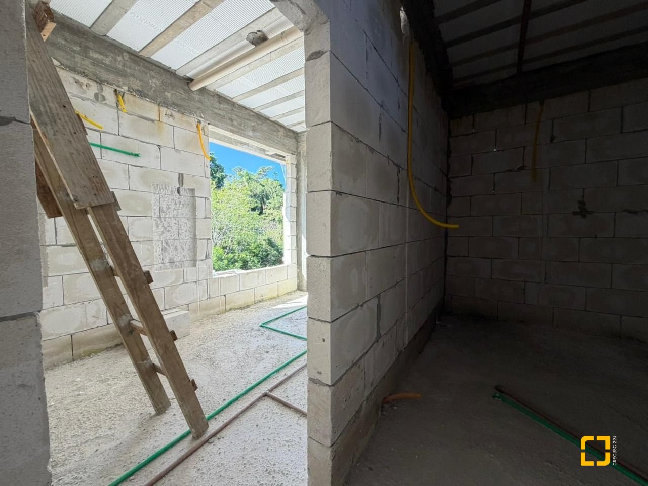 Casa de Condomínio com 450m², 4 quartos (sendo 4 suítes), 2 garagens, no bairro Pedra Branca em Palhoça
