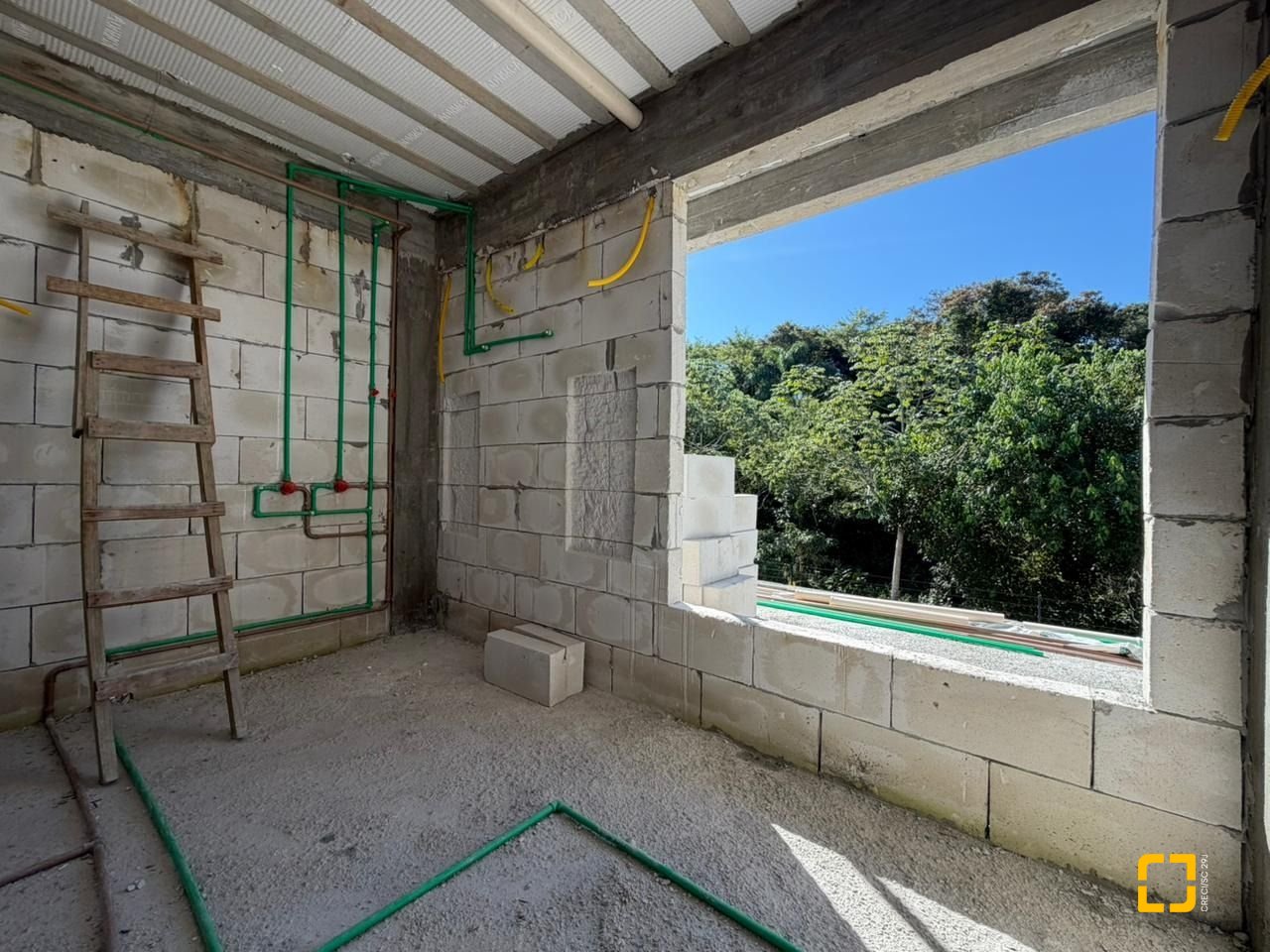 Casa de Condomínio com 450m², 4 quartos (sendo 4 suítes), 2 garagens, no bairro Pedra Branca em Palhoça