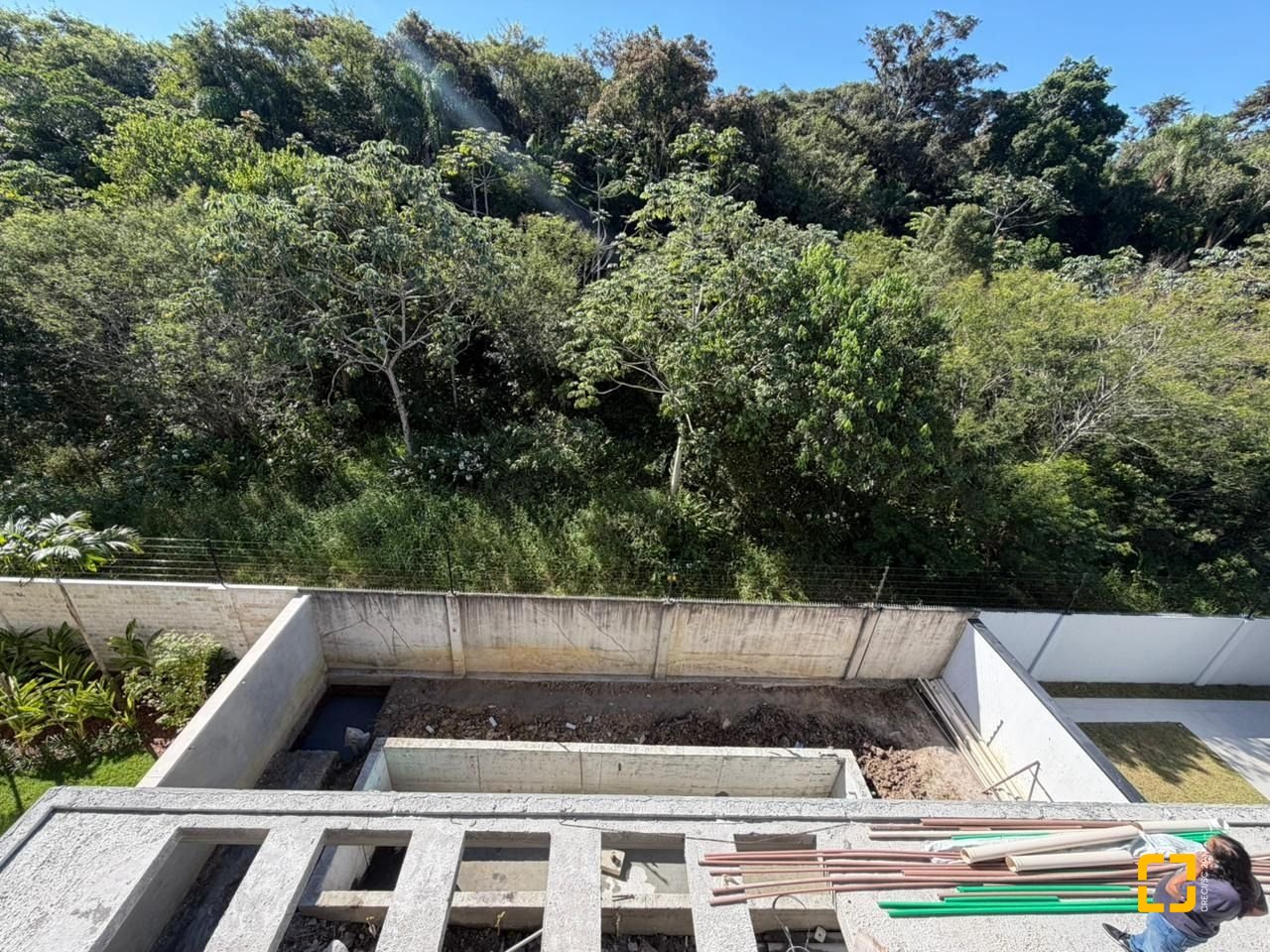 Casa de Condomínio com 450m², 4 quartos (sendo 4 suítes), 2 garagens, no bairro Pedra Branca em Palhoça