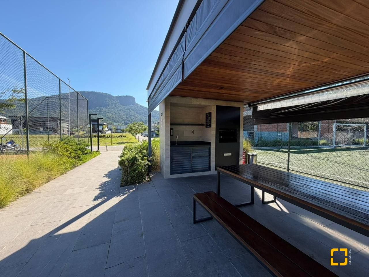 Casa de Condomínio com 450m², 4 quartos (sendo 4 suítes), 2 garagens, no bairro Pedra Branca em Palhoça