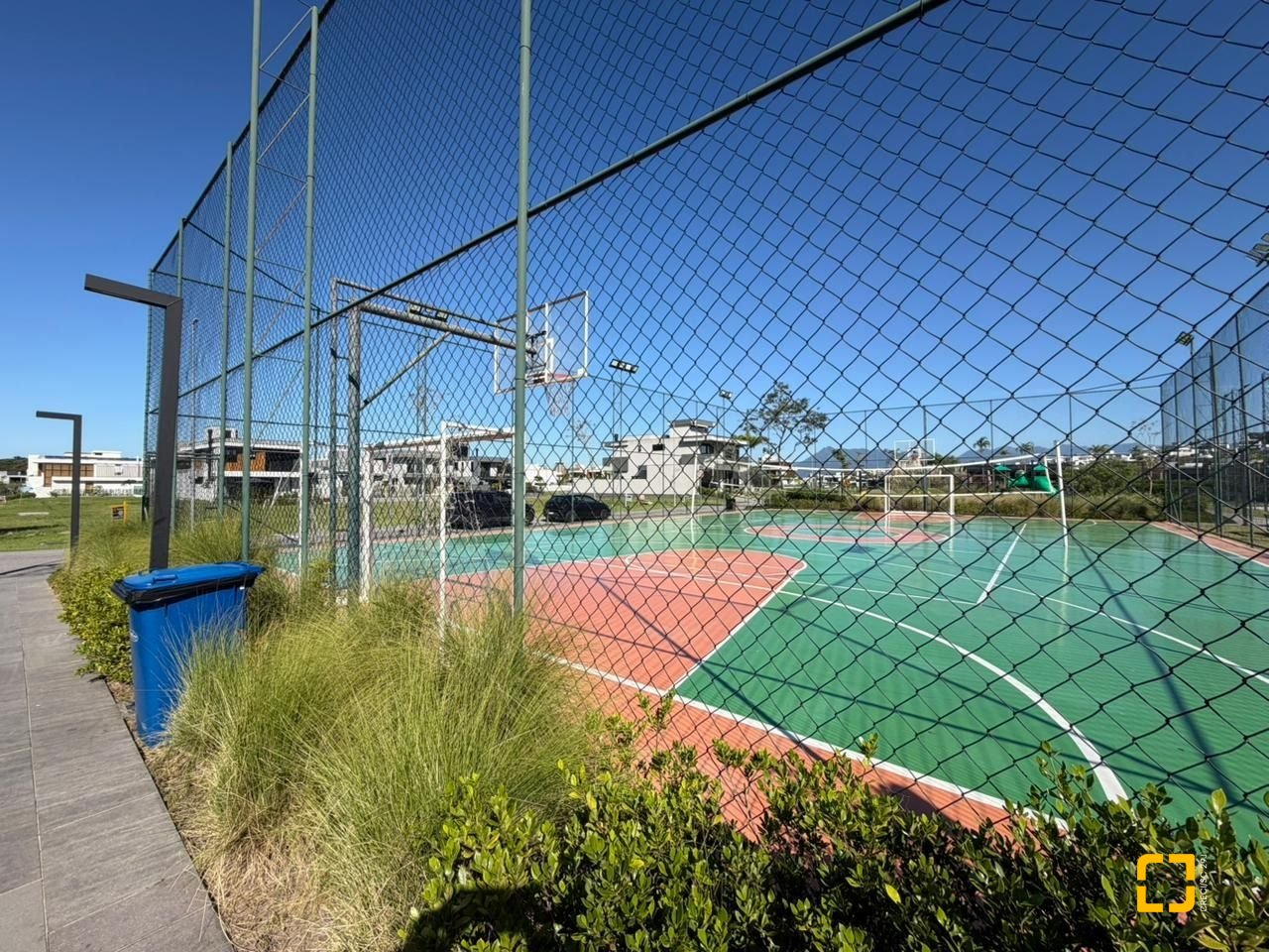 Casa de Condomínio com 450m², 4 quartos (sendo 4 suítes), 2 garagens, no bairro Pedra Branca em Palhoça