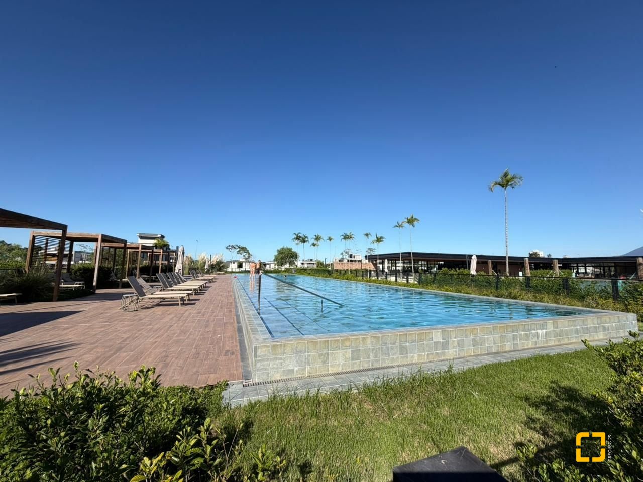 Casa de Condomínio com 450m², 4 quartos (sendo 4 suítes), 2 garagens, no bairro Pedra Branca em Palhoça