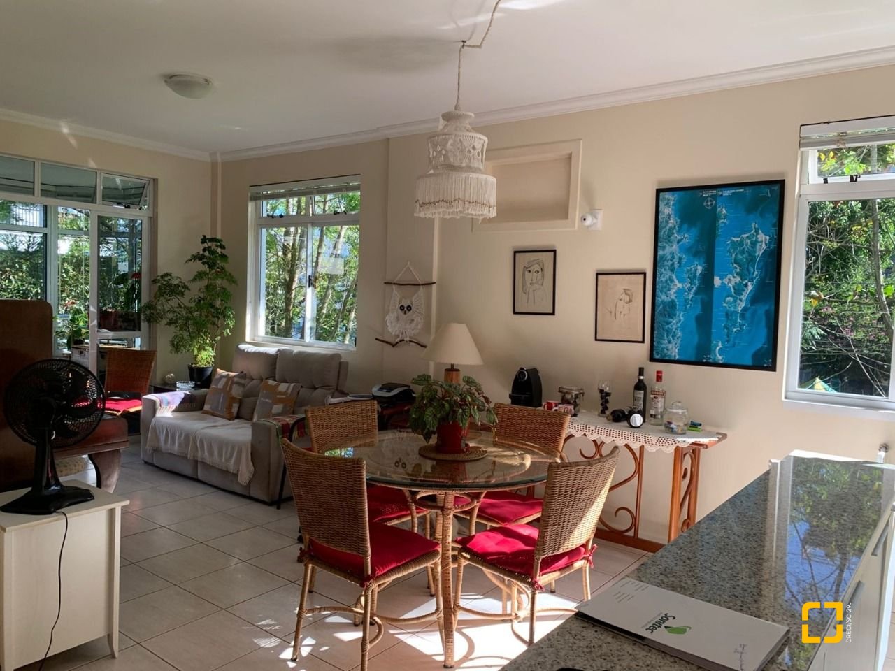 Apartamento com 98m², 4 quartos (sendo 1 suíte), 1 garagem, no bairro Jurerê em Florianópolis