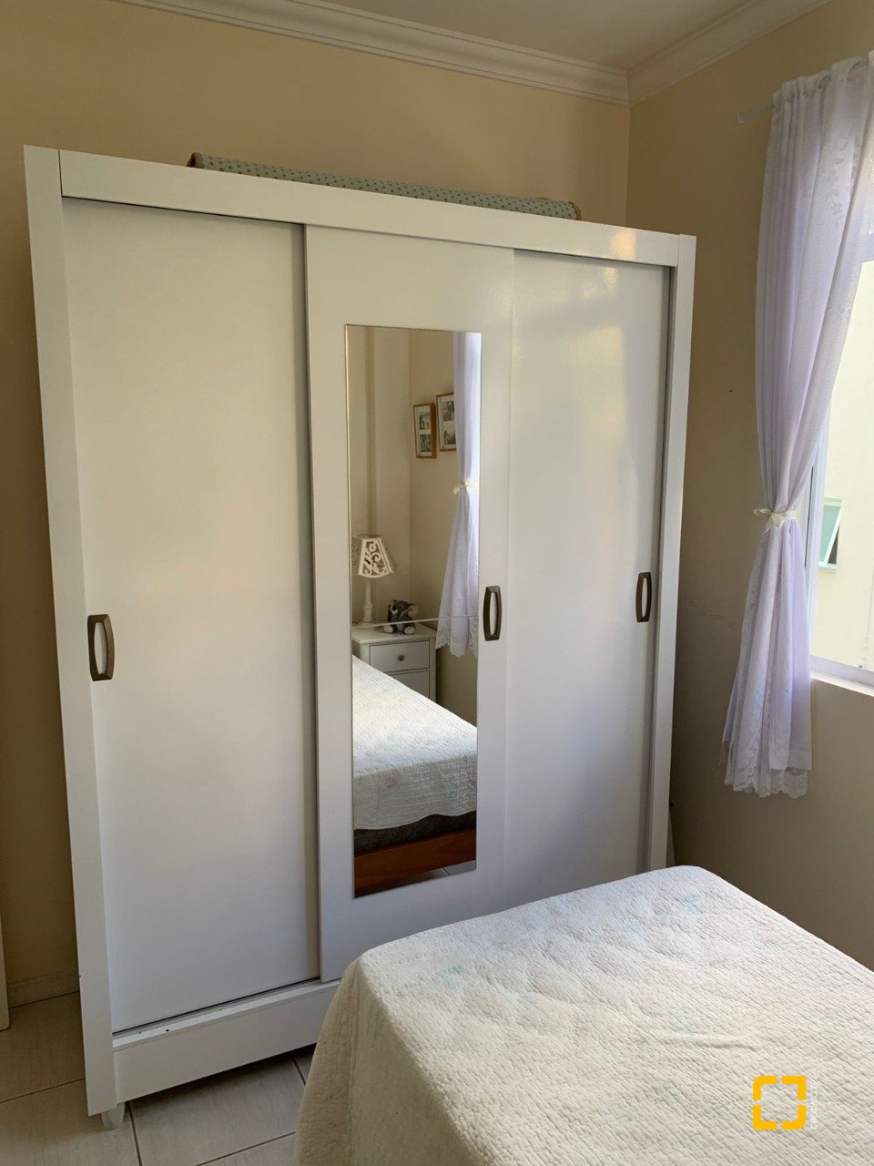 Apartamento com 98m², 4 quartos (sendo 1 suíte), 1 garagem, no bairro Jurerê em Florianópolis