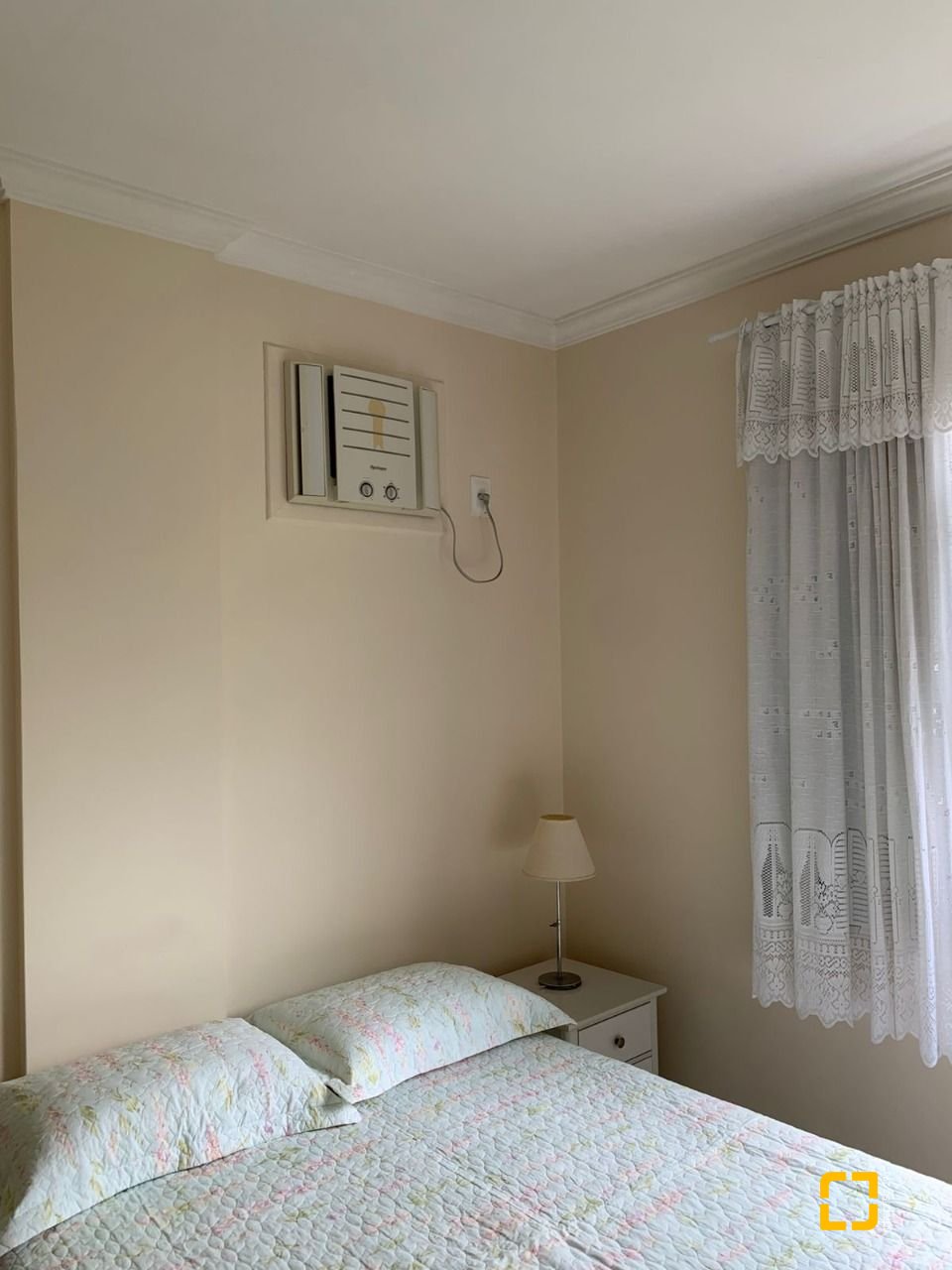 Apartamento com 98m², 4 quartos (sendo 1 suíte), 1 garagem, no bairro Jurerê em Florianópolis