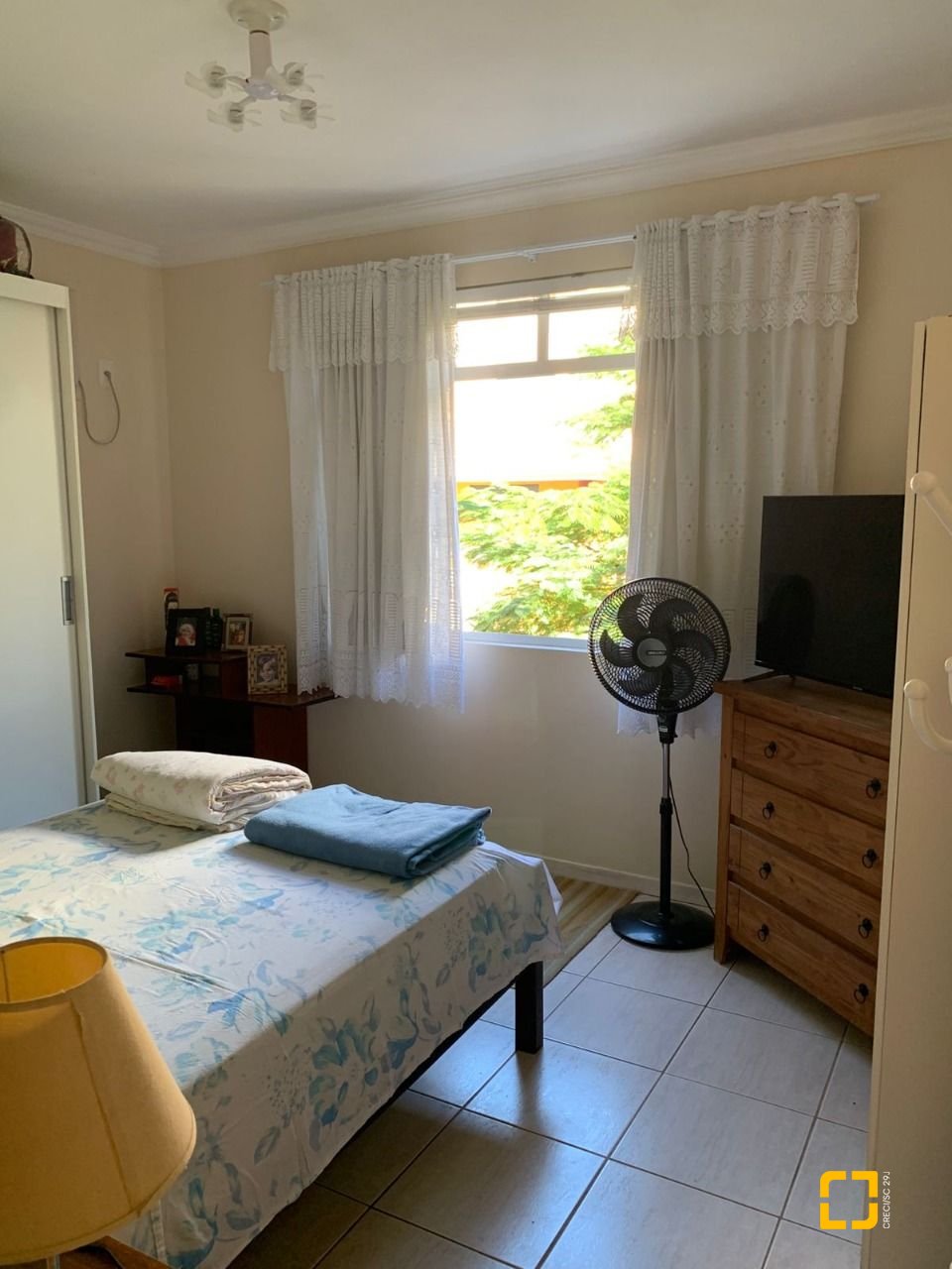 Apartamento com 98m², 4 quartos (sendo 1 suíte), 1 garagem, no bairro Jurerê em Florianópolis