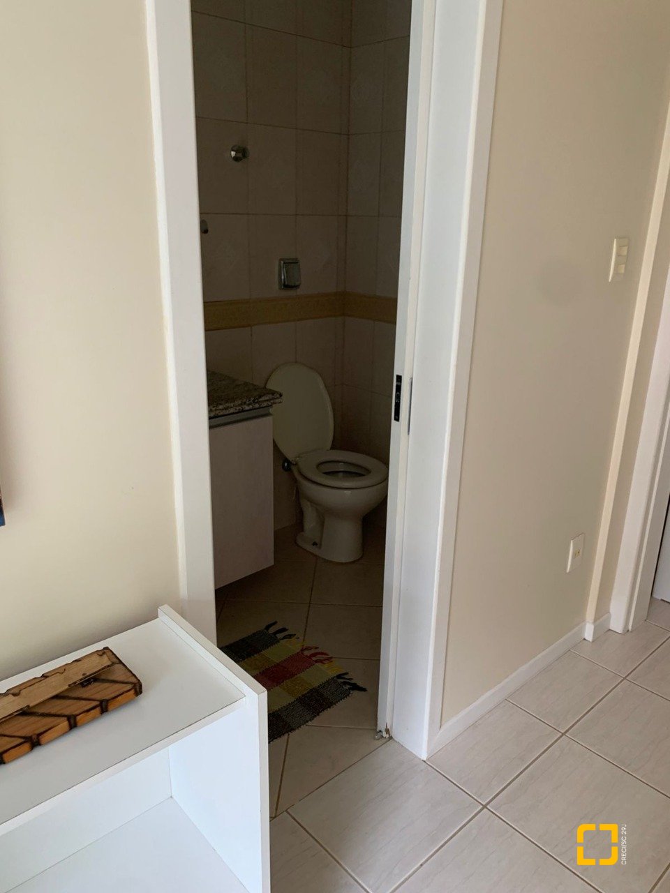 Apartamento com 98m², 4 quartos (sendo 1 suíte), 1 garagem, no bairro Jurerê em Florianópolis