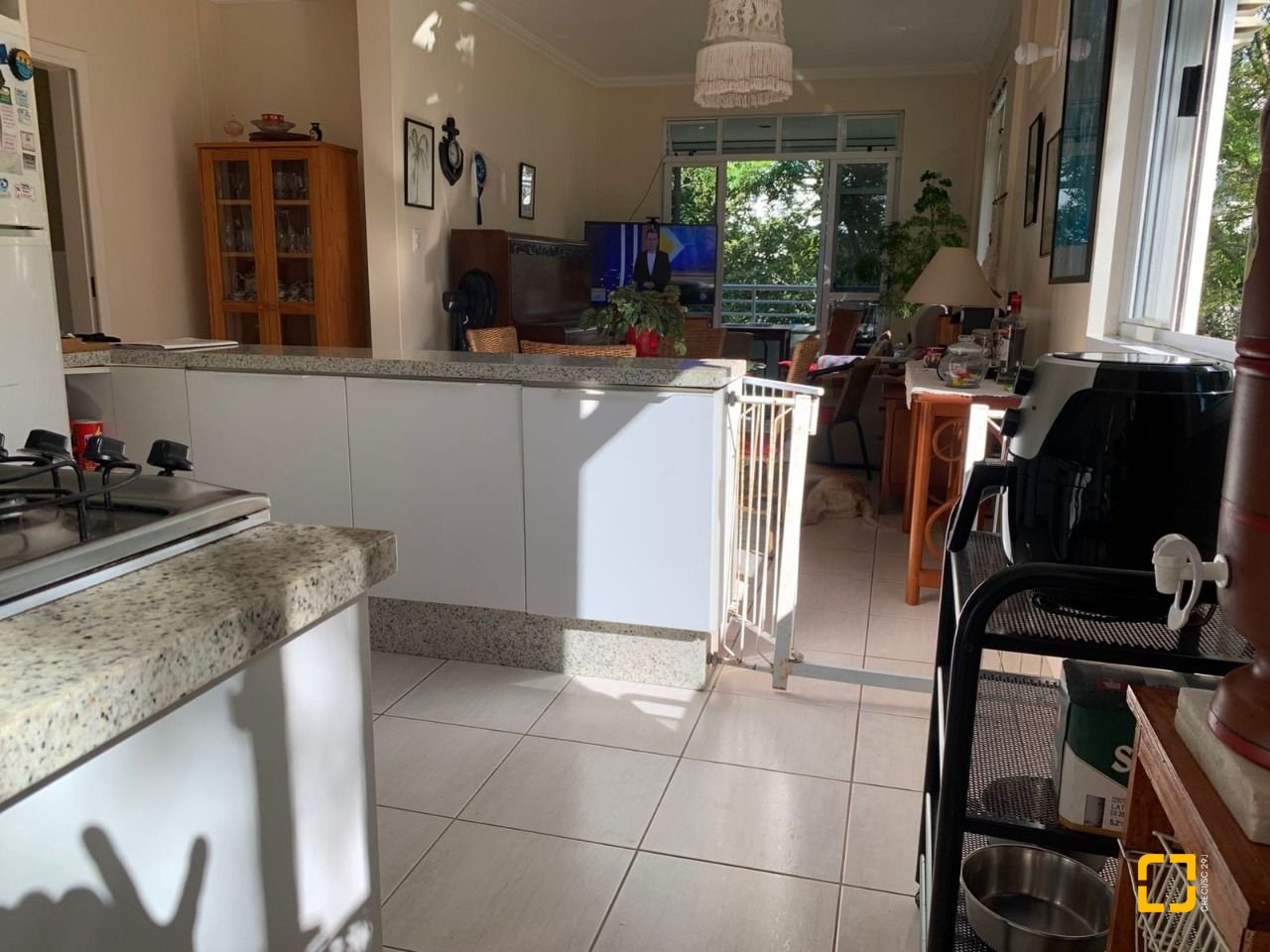 Apartamento com 98m², 4 quartos (sendo 1 suíte), 1 garagem, no bairro Jurerê em Florianópolis