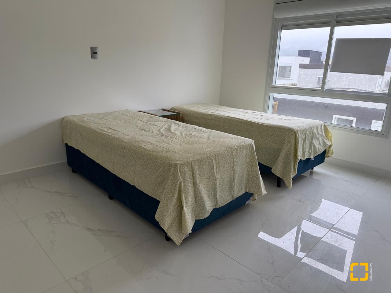 Casa de Condomínio com 127m², 6 quartos (sendo 3 suítes), 2 garagens, no bairro Rio Vermelho em Florianópolis