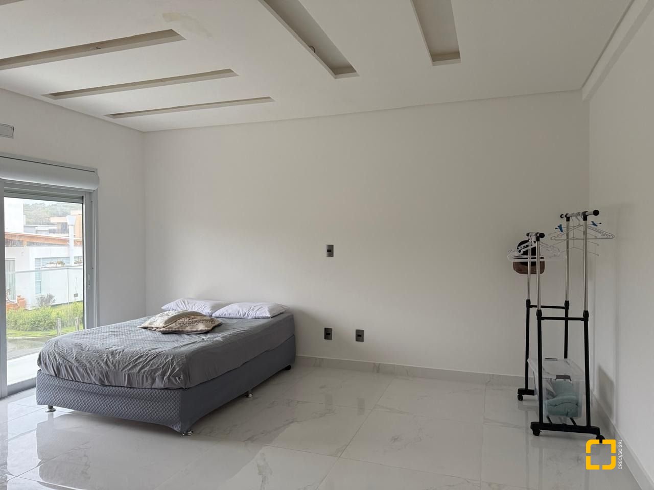Casa de Condomínio com 127m², 6 quartos (sendo 3 suítes), 2 garagens, no bairro Rio Vermelho em Florianópolis