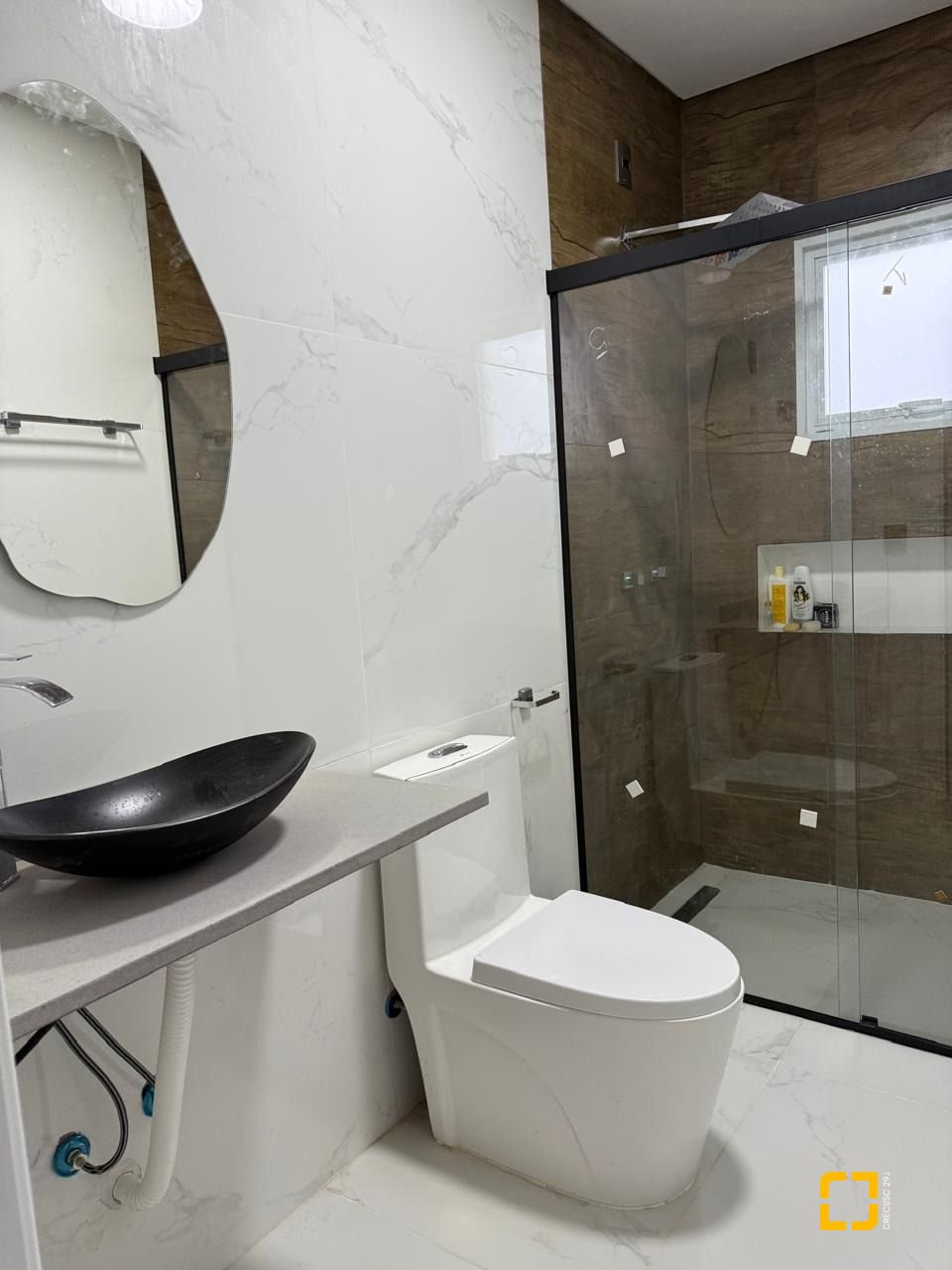 Casa de Condomínio com 127m², 6 quartos (sendo 3 suítes), 2 garagens, no bairro Rio Vermelho em Florianópolis