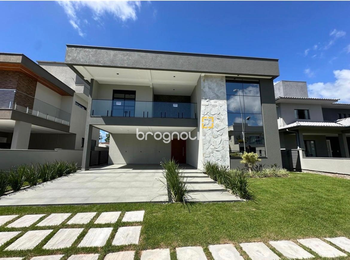 Casa de Condomínio com 127m², 3 quartos (sendo 3 suítes), 2 garagens, no bairro Rio Vermelho em Florianópolis