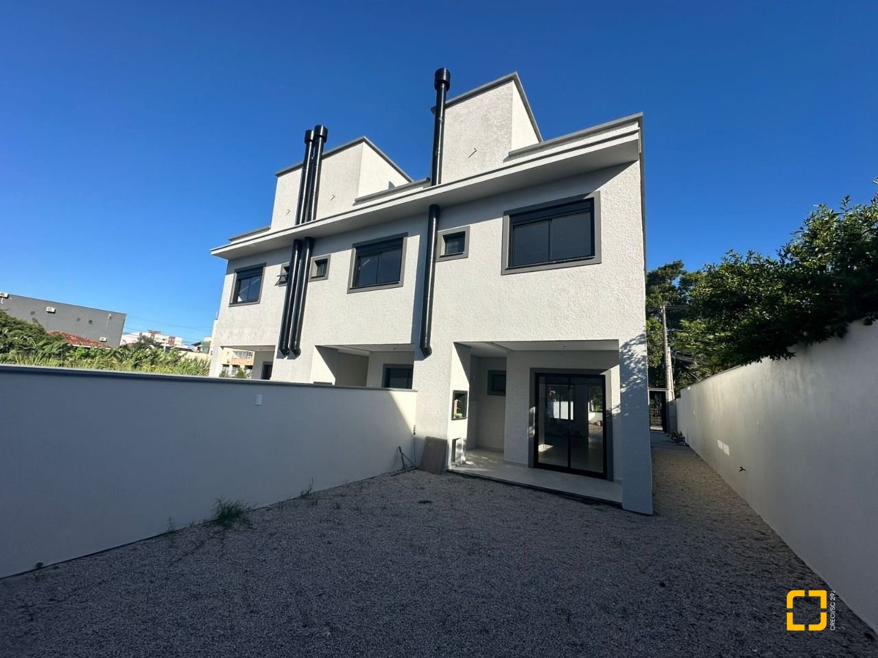 Casa com 86m², 4 quartos (sendo 2 suítes), 1 garagem, no bairro Ingleses em Florianópolis