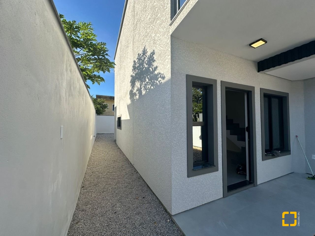 Casa com 86m², 4 quartos (sendo 2 suítes), 1 garagem, no bairro Ingleses em Florianópolis