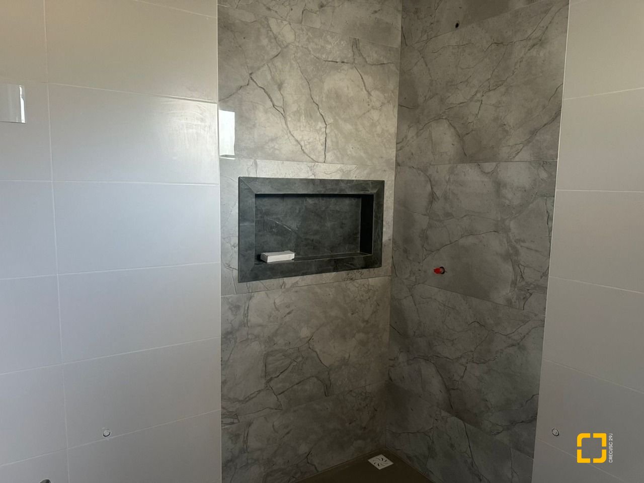 Casa com 86m², 4 quartos (sendo 2 suítes), 1 garagem, no bairro Ingleses em Florianópolis