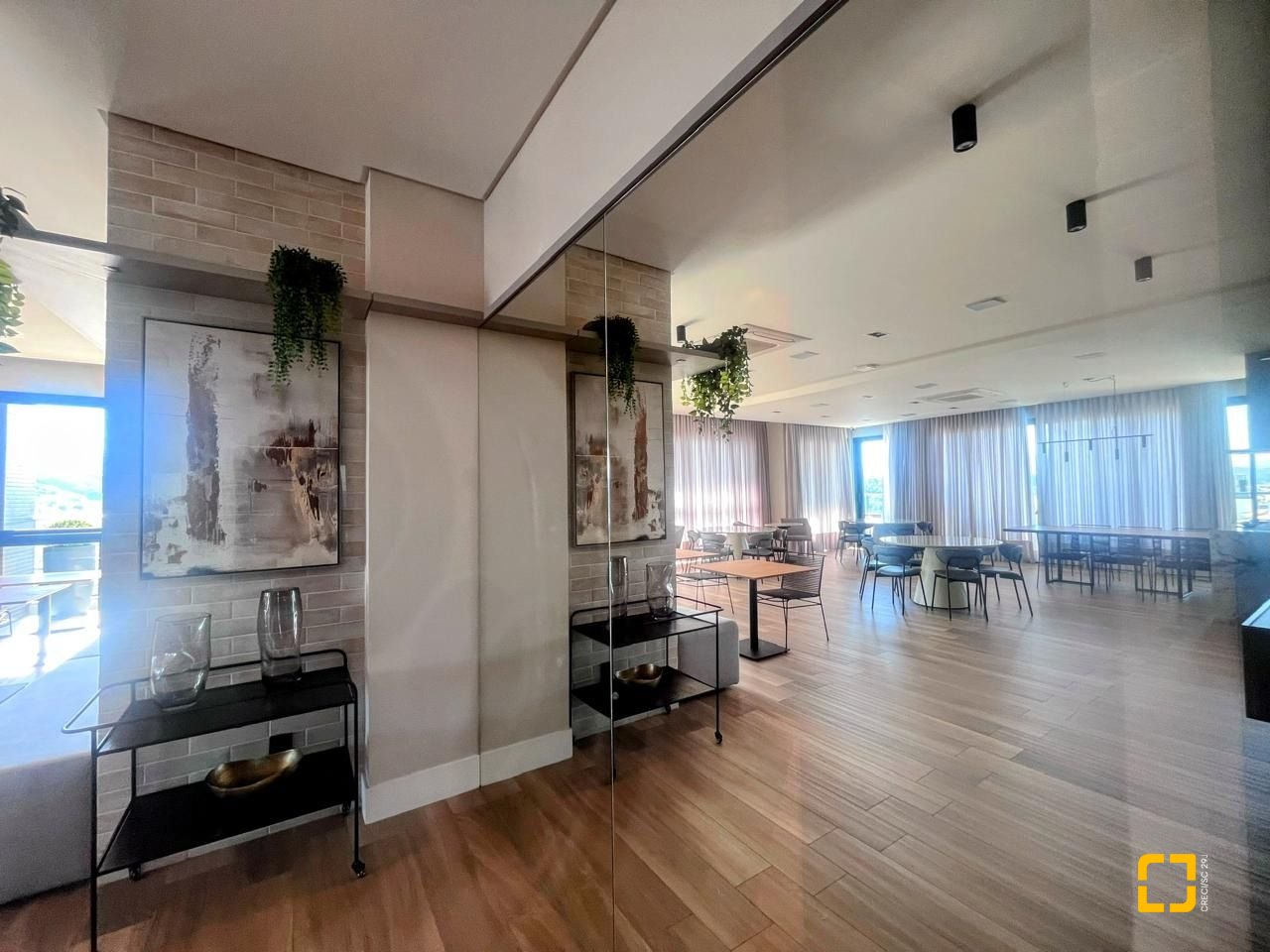Apartamento com 74m², 3 quartos (sendo 1 suíte), 1 garagem, no bairro Kobrasol em São José