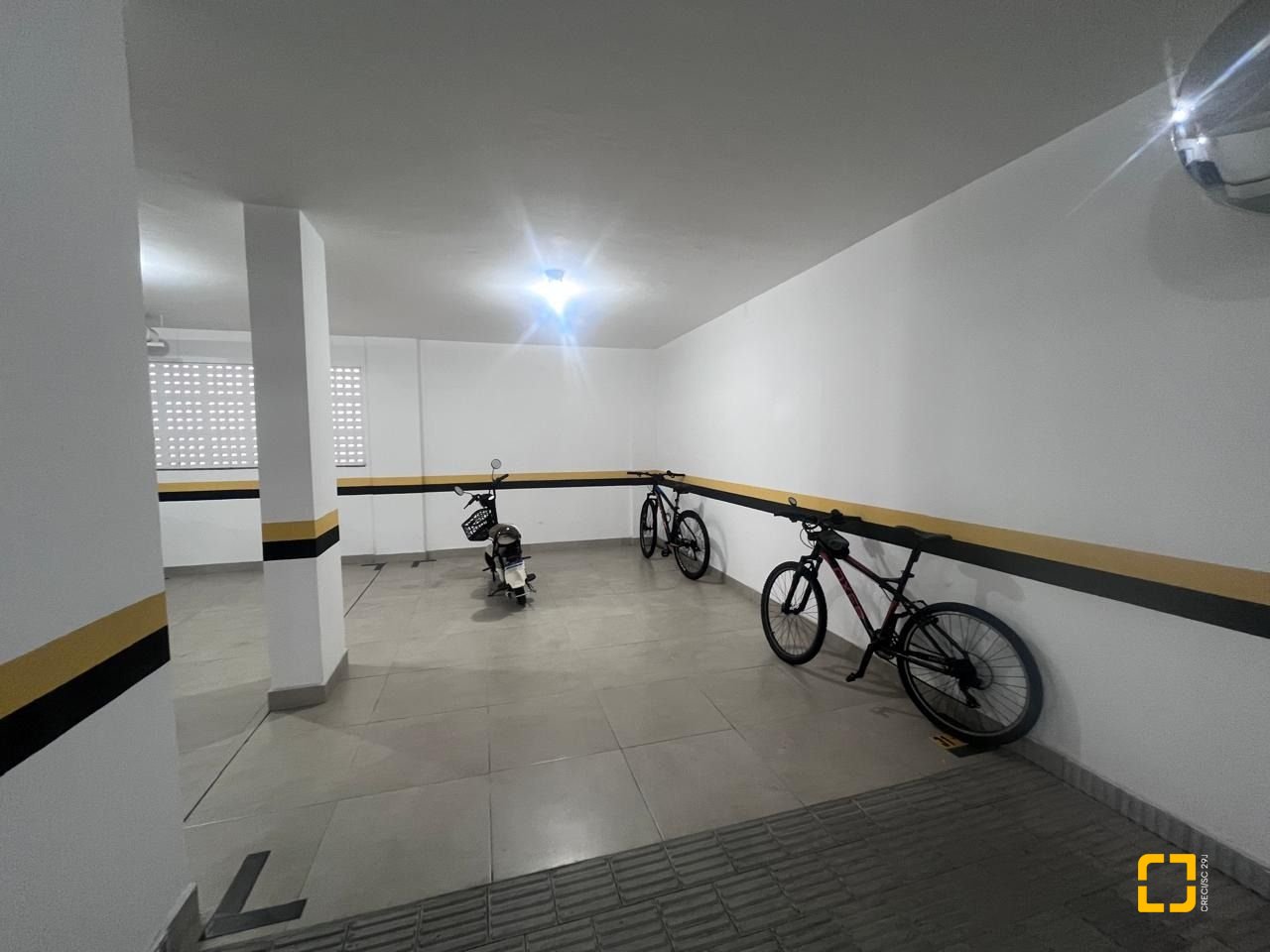 Apartamento com 74m², 3 quartos (sendo 1 suíte), 1 garagem, no bairro Kobrasol em São José