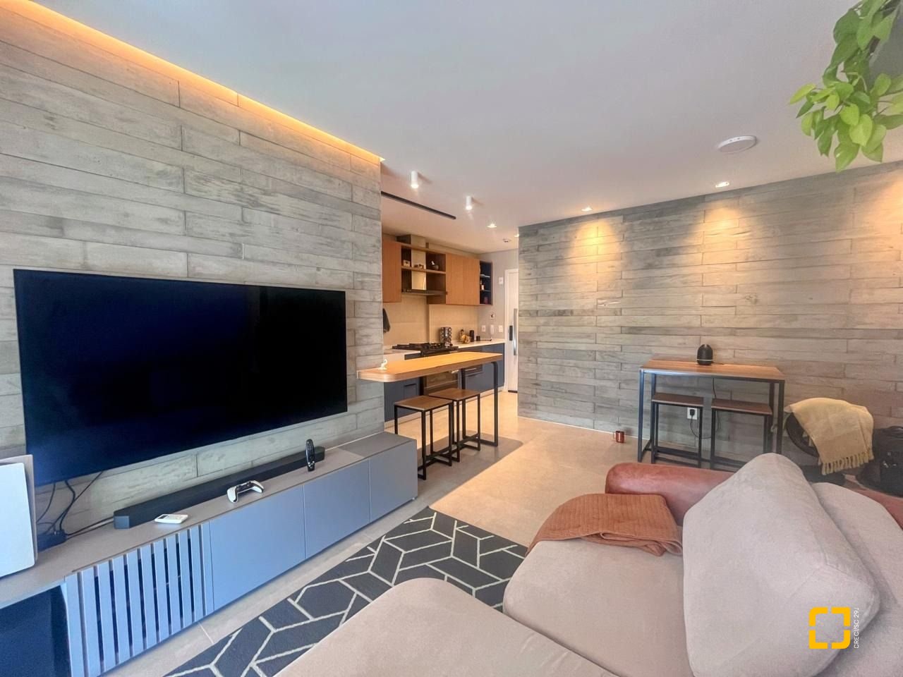 Apartamento com 74m², 3 quartos (sendo 1 suíte), 1 garagem, no bairro Kobrasol em São José
