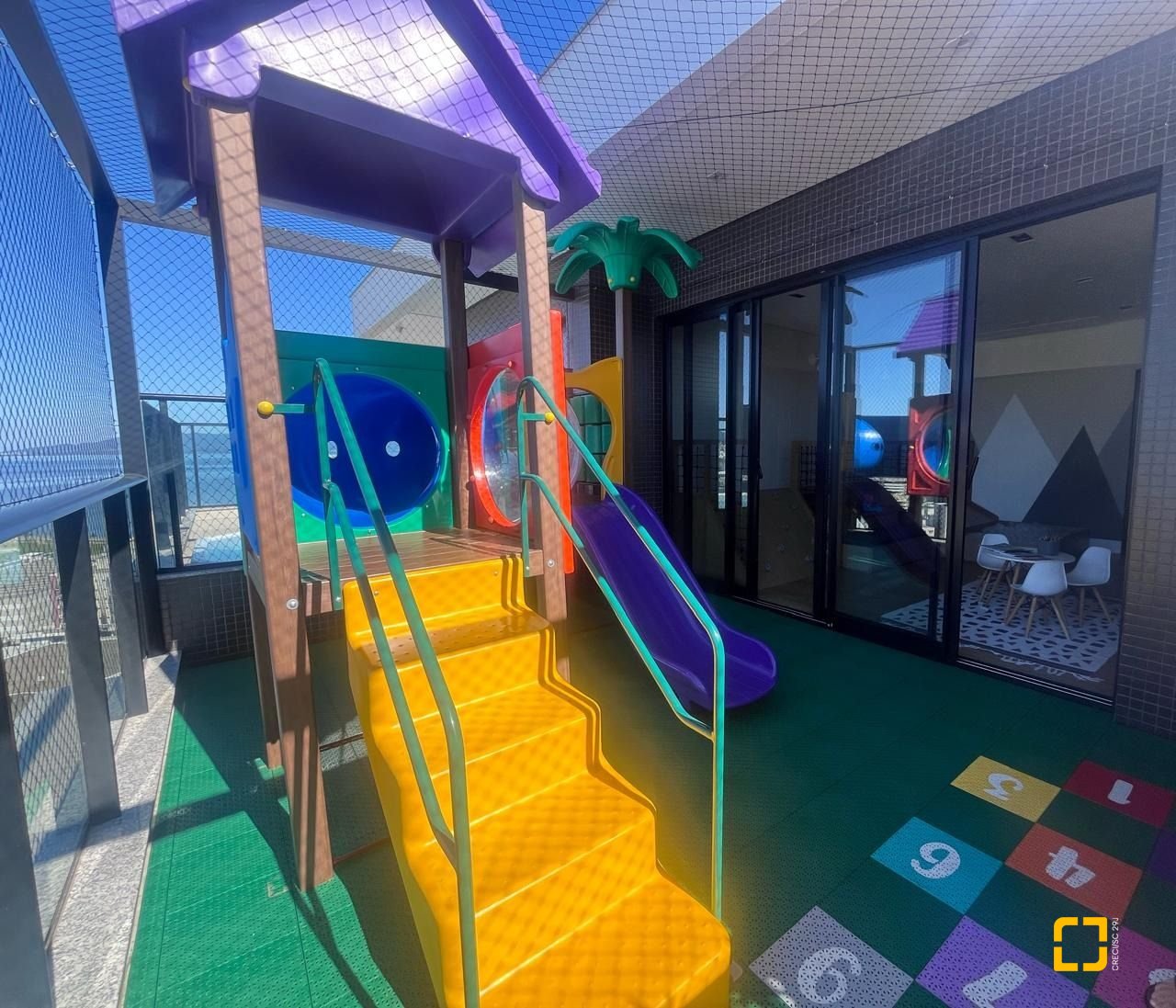 Apartamento com 74m², 3 quartos (sendo 1 suíte), 1 garagem, no bairro Kobrasol em São José