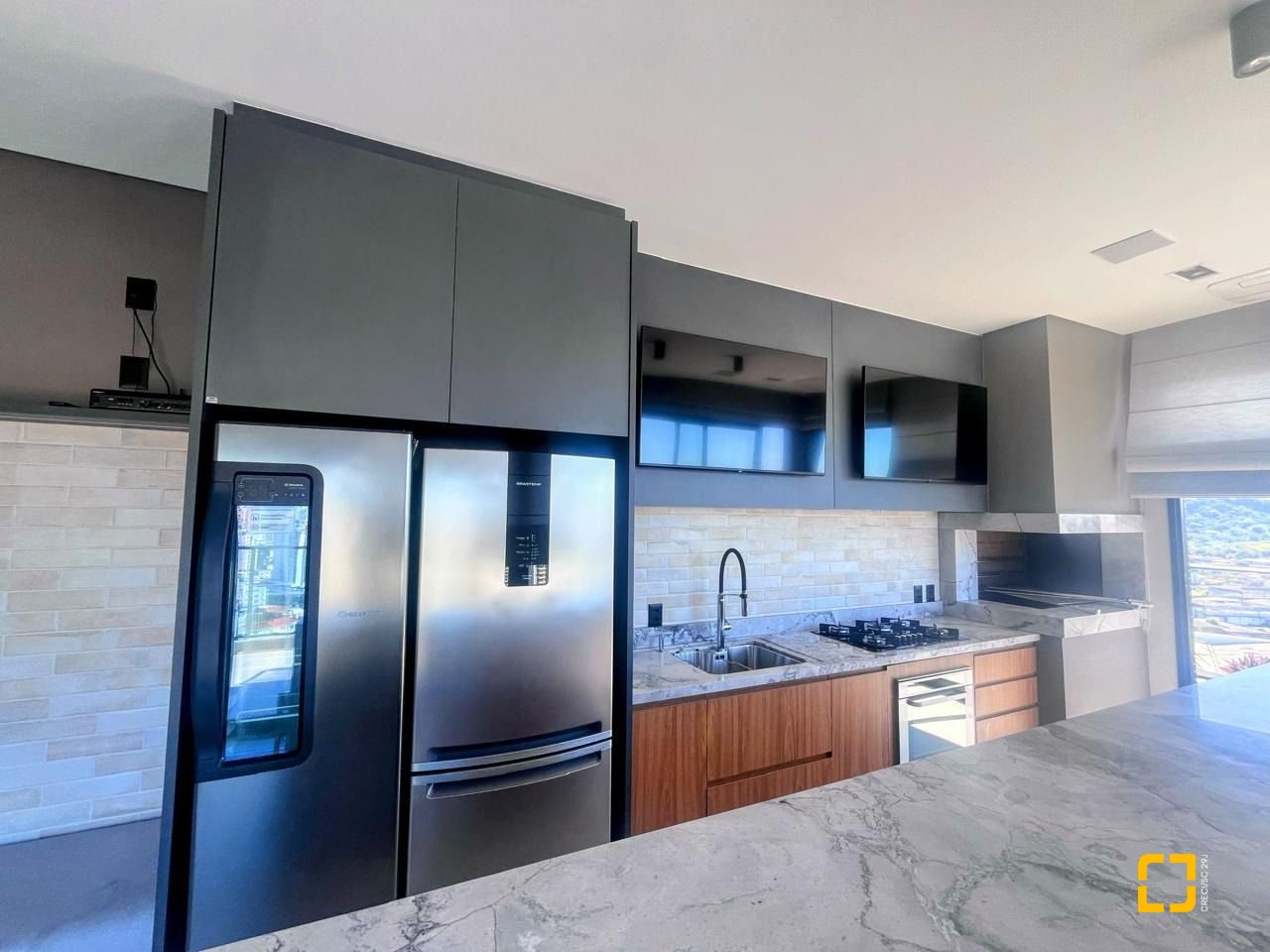 Apartamento com 74m², 3 quartos (sendo 1 suíte), 1 garagem, no bairro Kobrasol em São José