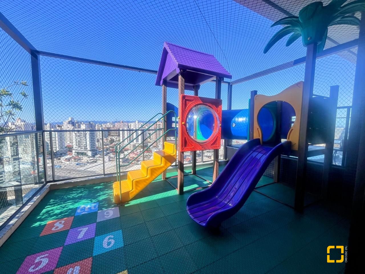 Apartamento com 74m², 3 quartos (sendo 1 suíte), 1 garagem, no bairro Kobrasol em São José