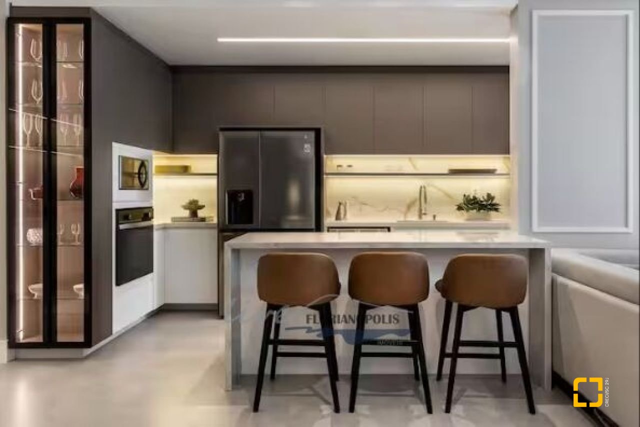 Apartamento com 124m², 6 quartos (sendo 3 suítes), 2 garagens, no bairro Jurerê Internacional em Florianópolis