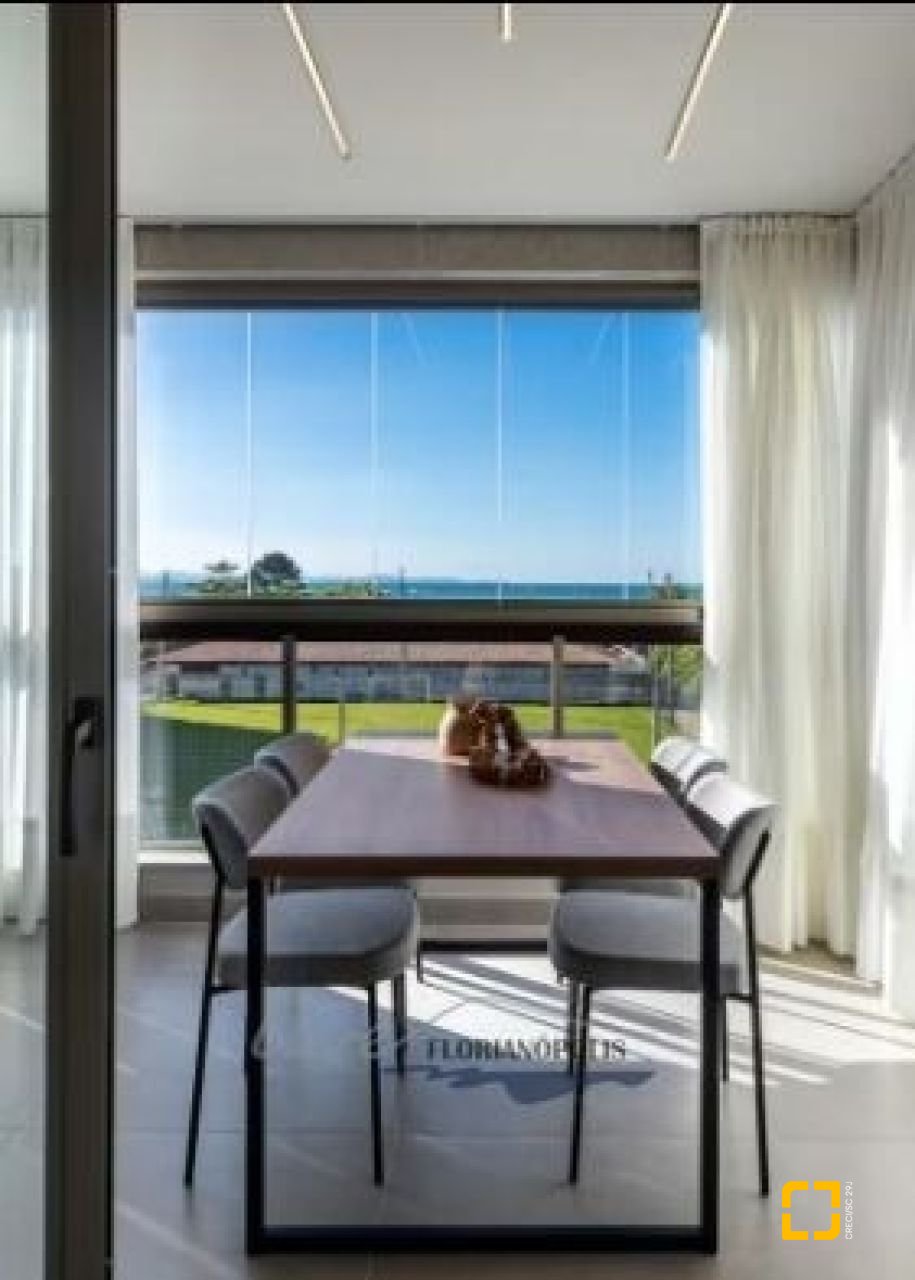 Apartamento com 124m², 6 quartos (sendo 3 suítes), 2 garagens, no bairro Jurerê Internacional em Florianópolis