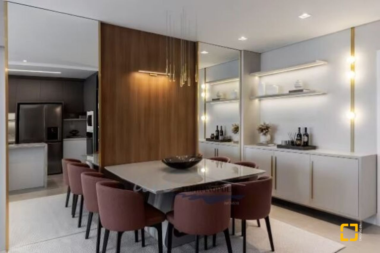 Apartamento com 124m², 6 quartos (sendo 3 suítes), 2 garagens, no bairro Jurerê Internacional em Florianópolis
