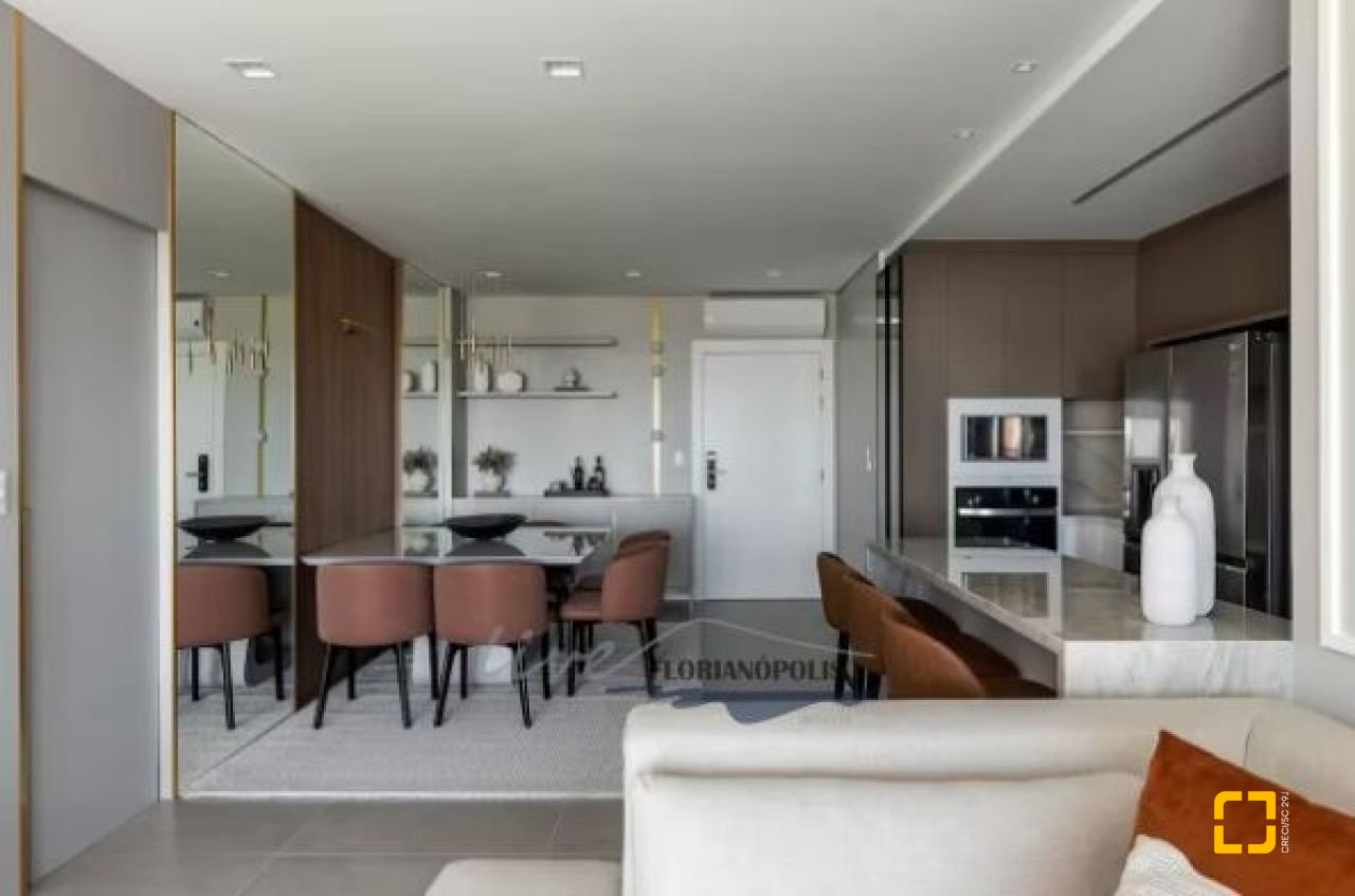 Apartamento com 124m², 6 quartos (sendo 3 suítes), 2 garagens, no bairro Jurerê Internacional em Florianópolis