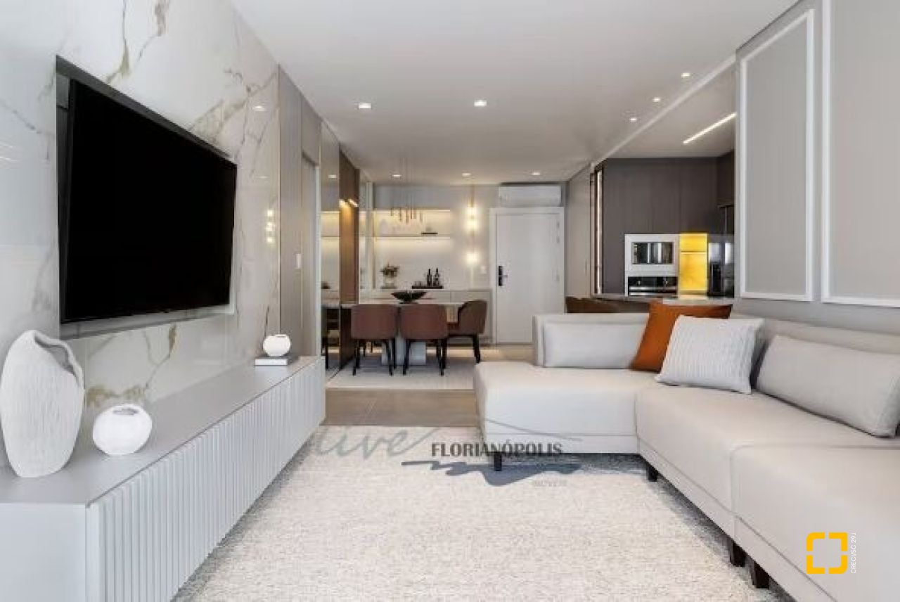 Apartamento com 124m², 6 quartos (sendo 3 suítes), 2 garagens, no bairro Jurerê Internacional em Florianópolis
