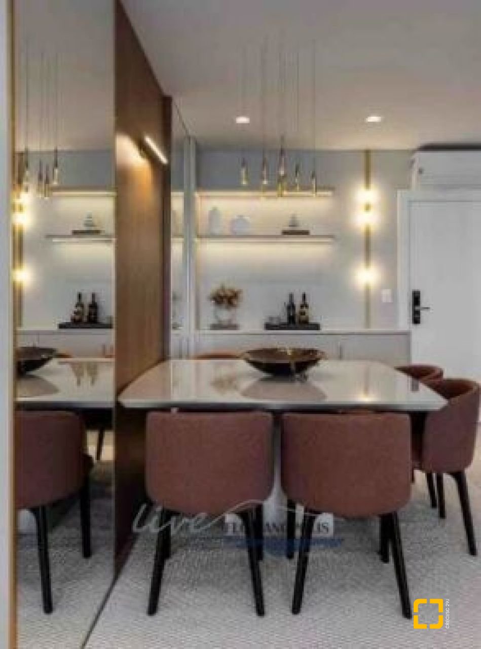 Apartamento com 124m², 6 quartos (sendo 3 suítes), 2 garagens, no bairro Jurerê Internacional em Florianópolis