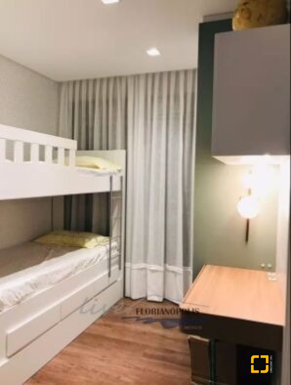 Apartamento com 124m², 6 quartos (sendo 3 suítes), 2 garagens, no bairro Jurerê Internacional em Florianópolis