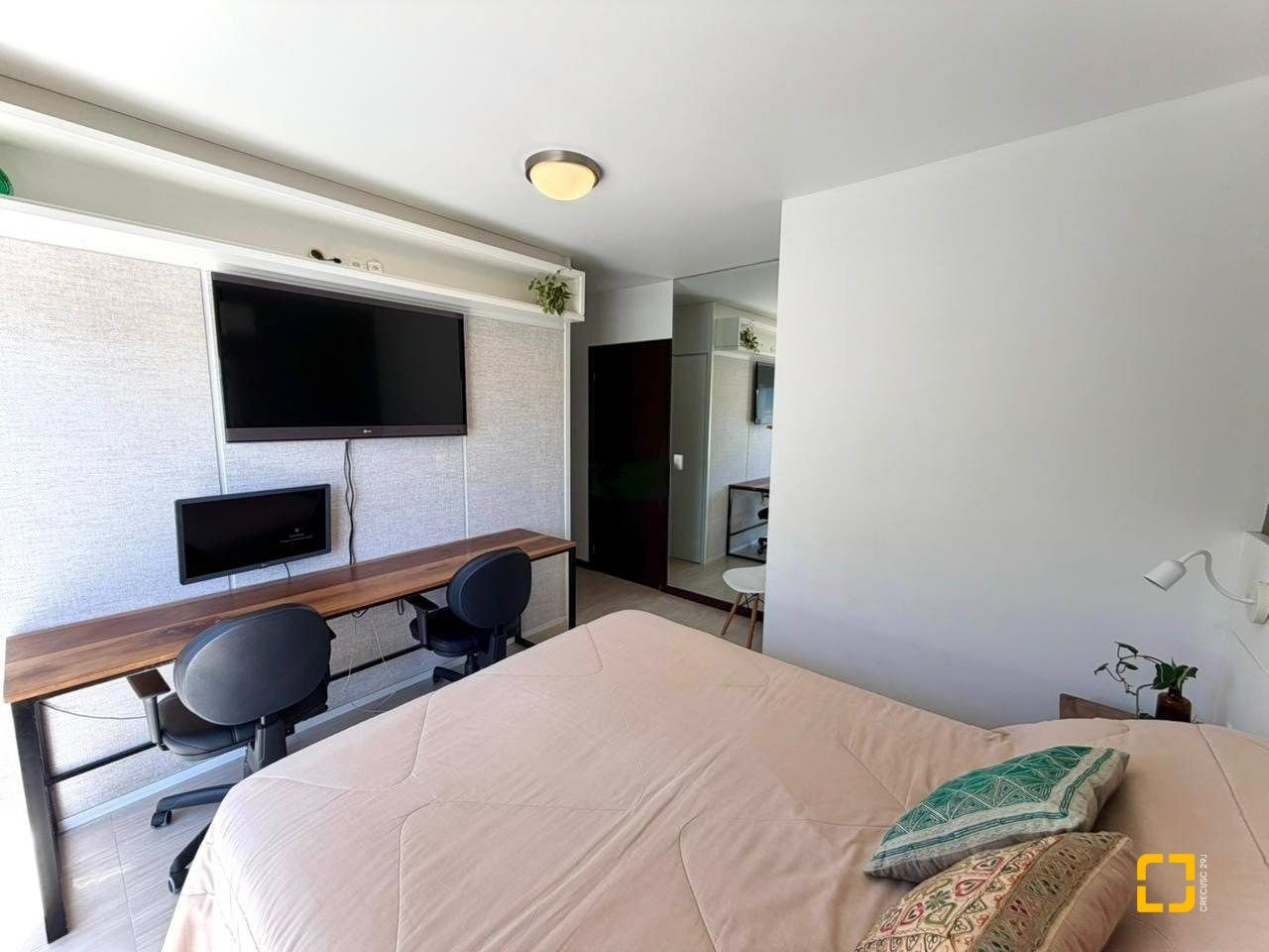 Casa com 145m², 6 quartos (sendo 3 suítes), 2 garagens, no bairro Campeche em Florianópolis