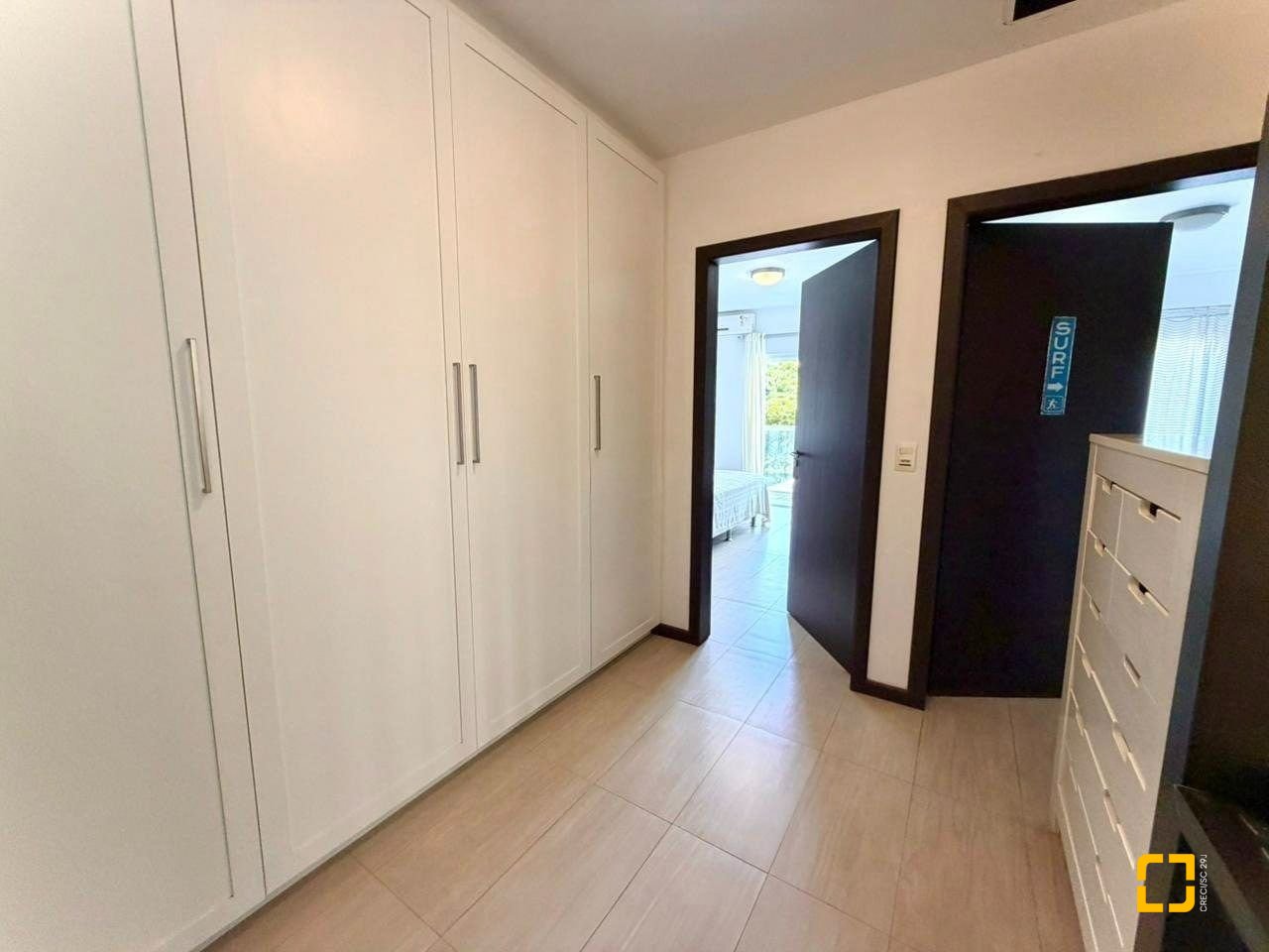 Casa com 145m², 6 quartos (sendo 3 suítes), 2 garagens, no bairro Campeche em Florianópolis