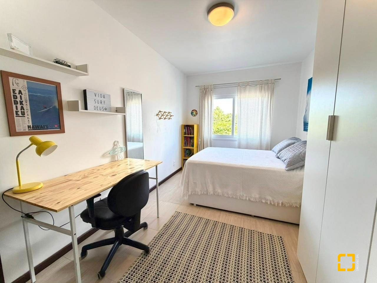 Casa com 145m², 6 quartos (sendo 3 suítes), 2 garagens, no bairro Campeche em Florianópolis