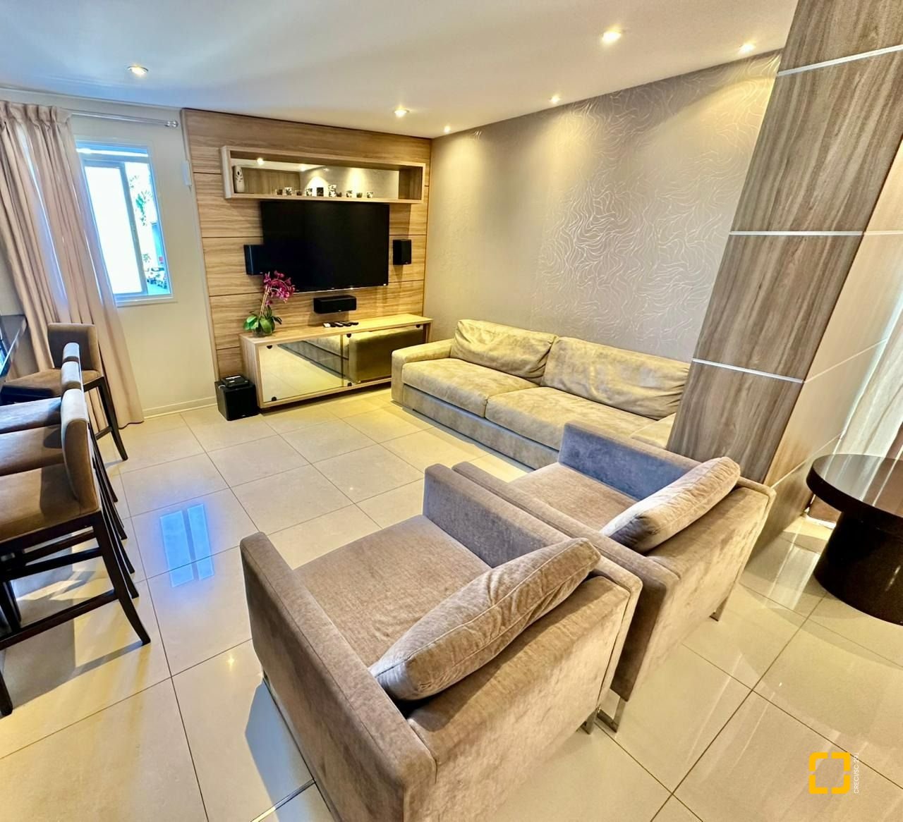 Apartamento com 89m², 4 quartos (sendo 1 suíte), 2 garagens, no bairro Itacorubi em Florianópolis
