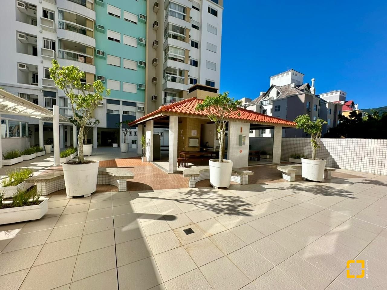 Apartamento com 89m², 4 quartos (sendo 1 suíte), 2 garagens, no bairro Itacorubi em Florianópolis