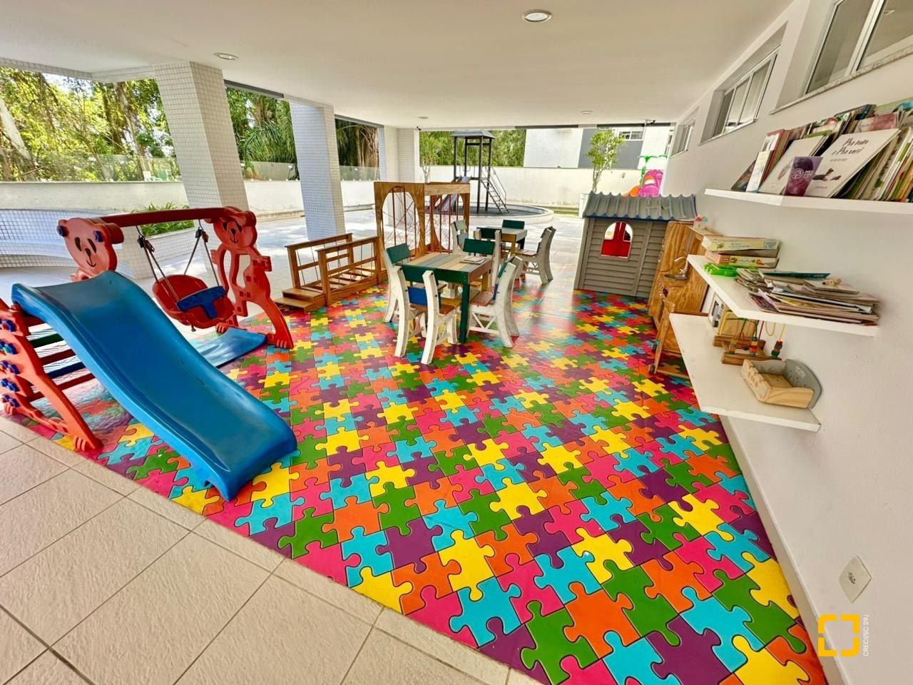 Apartamento com 89m², 4 quartos (sendo 1 suíte), 2 garagens, no bairro Itacorubi em Florianópolis